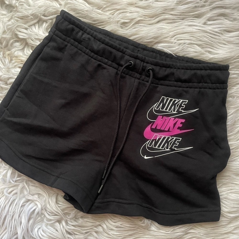 Nike women’s shorts size xs